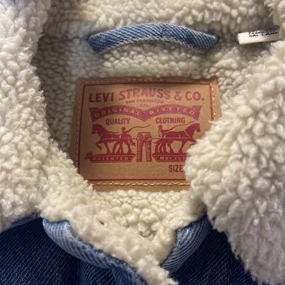 levi sherpa jean jacket - Picture 2 of 3